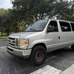 2010 Ford E-350
