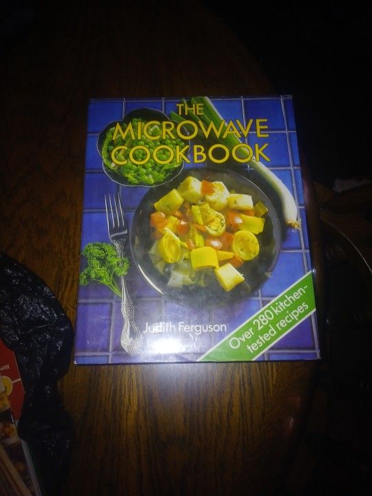 1986 Judith Ferguson Microwave Cookbook