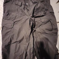 Woman's Size 8 511 Pants.