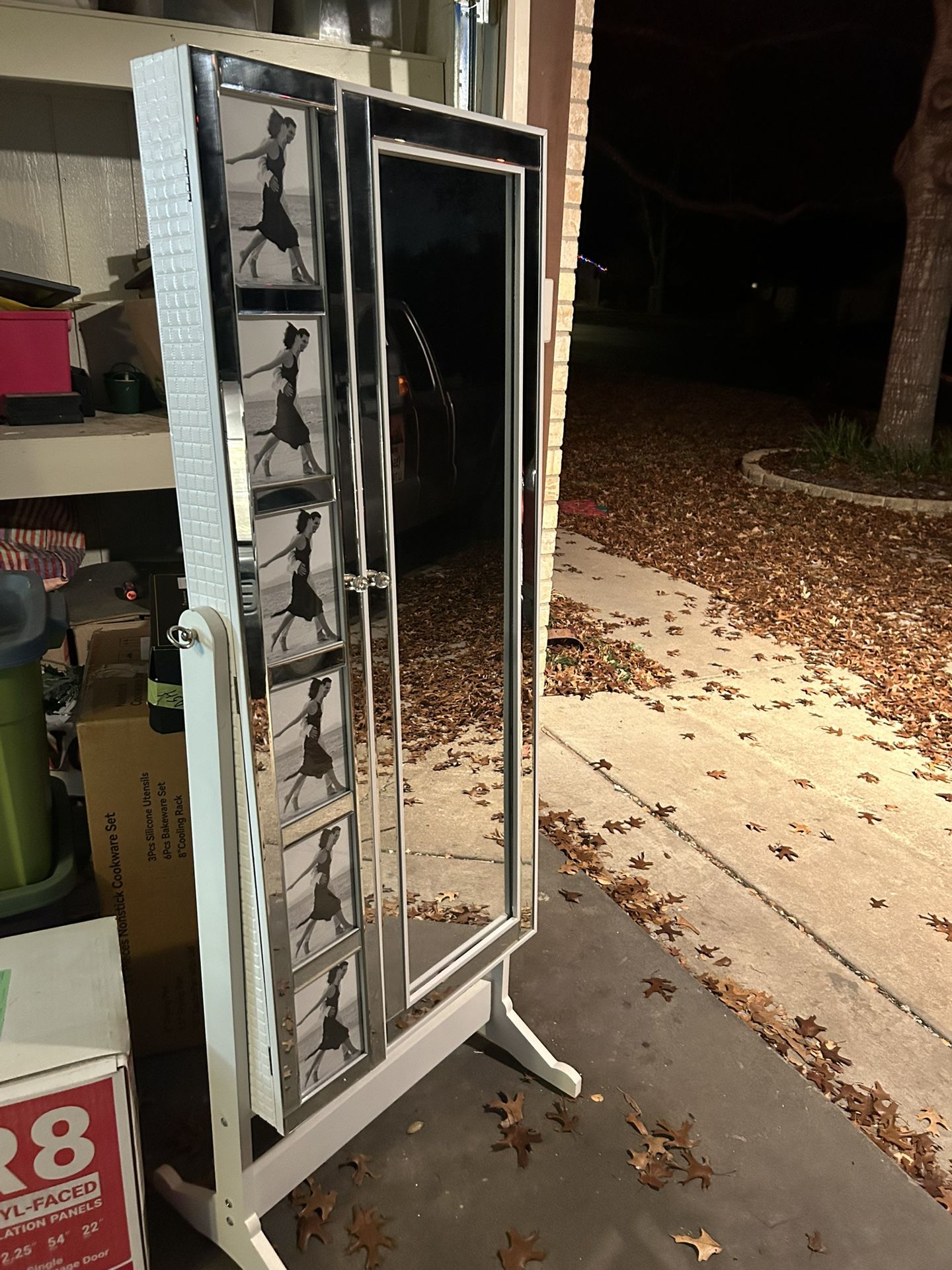 Standing Jewelry Box