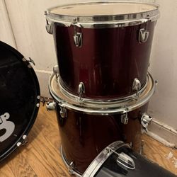 Set Of Drums 