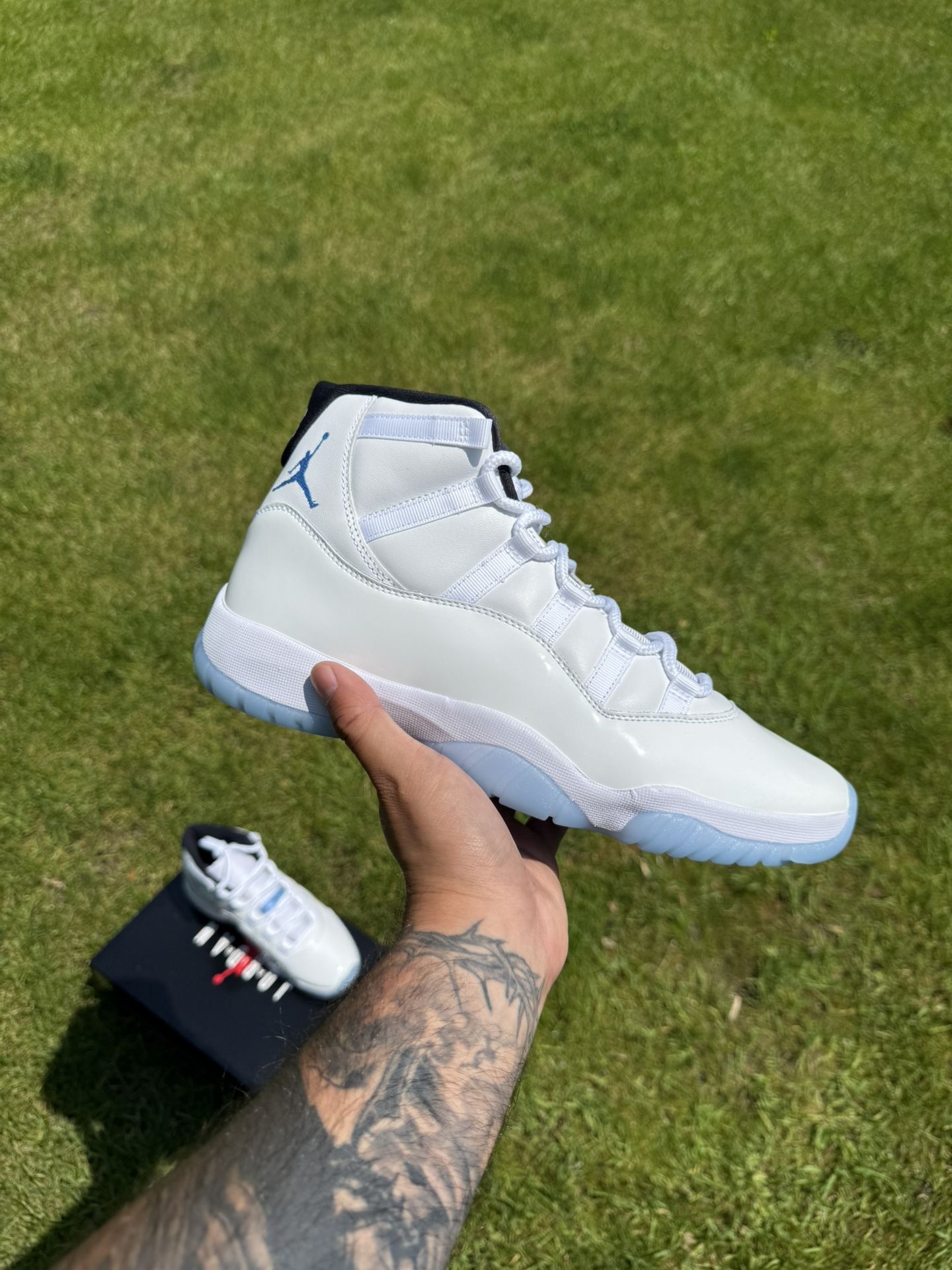 Jordan 11 Legend Blue