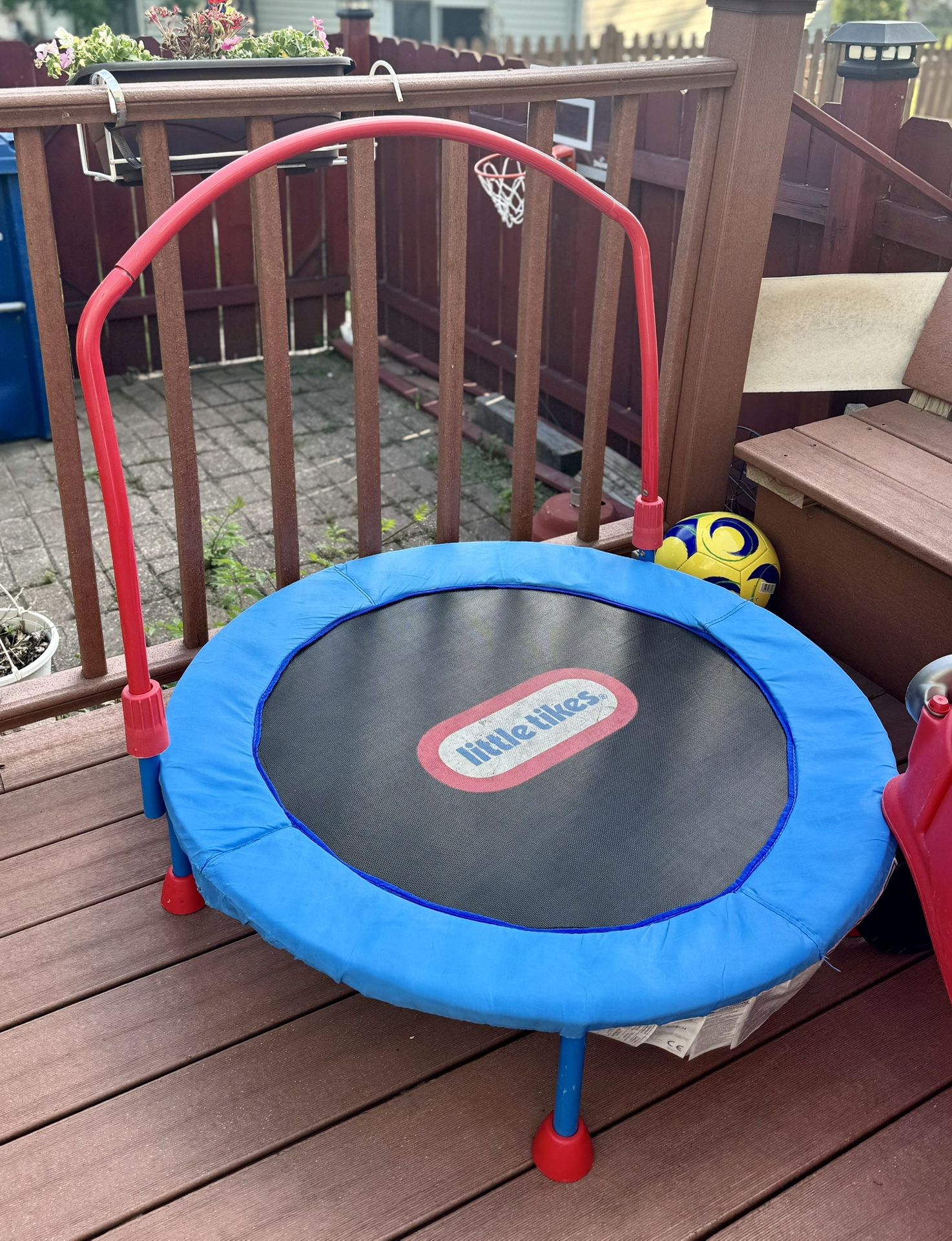 Kids trampoline
