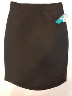 New missy fitted skirt size small