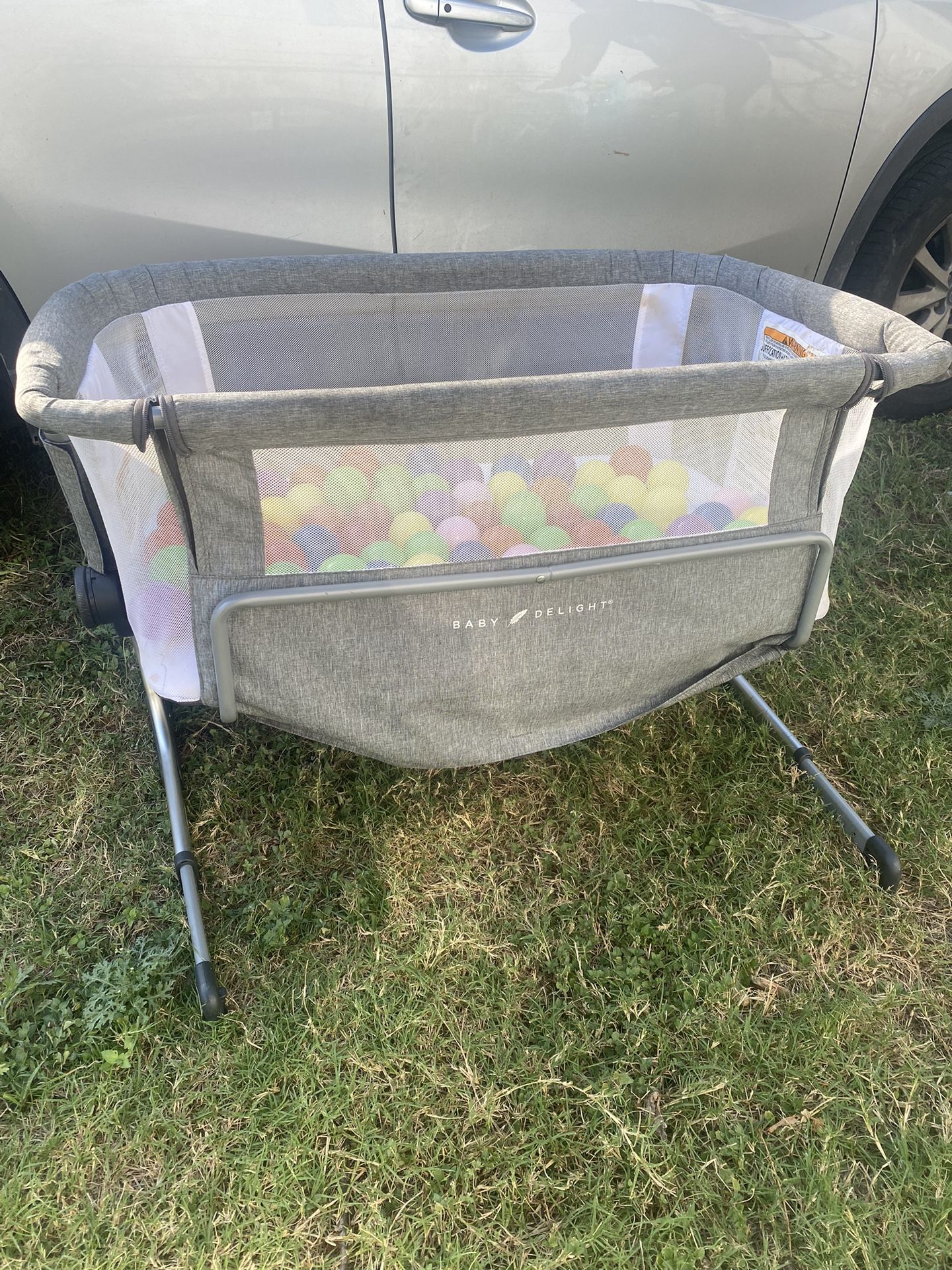 Baby Delight Bedside Bassinet