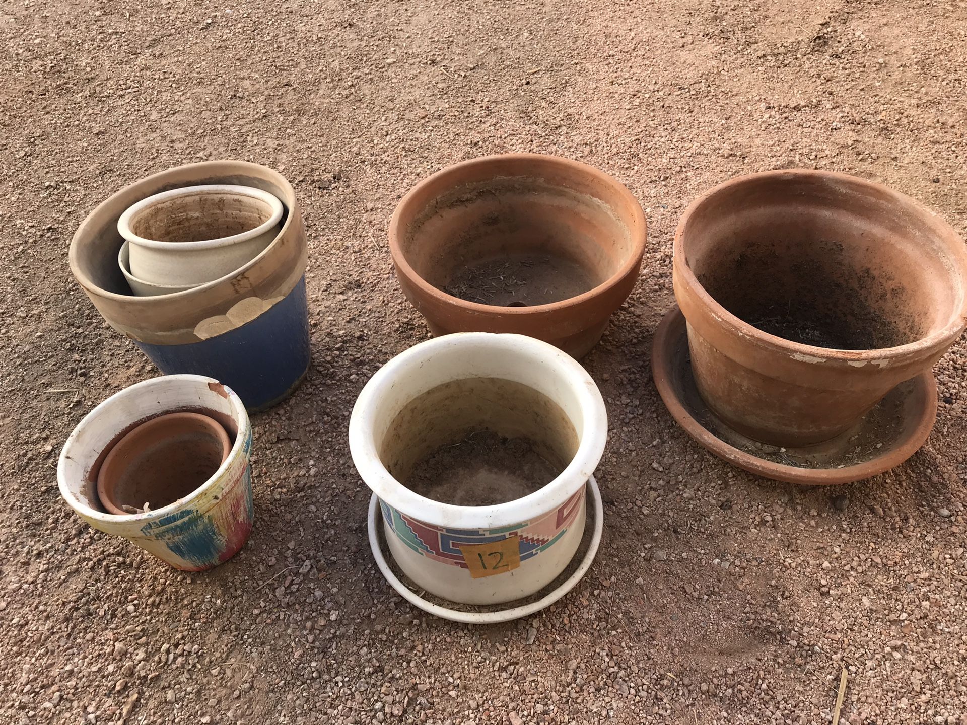 14 ceramic flower pots, various sizes