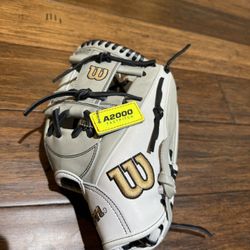 A2000 Wilson Softball Glove 11.75