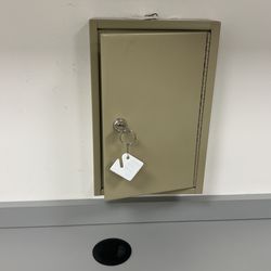 Beautiful condition KEY-KAB METAL LOCK BOX is made by HPC Inc., Shiller Park, Ill.