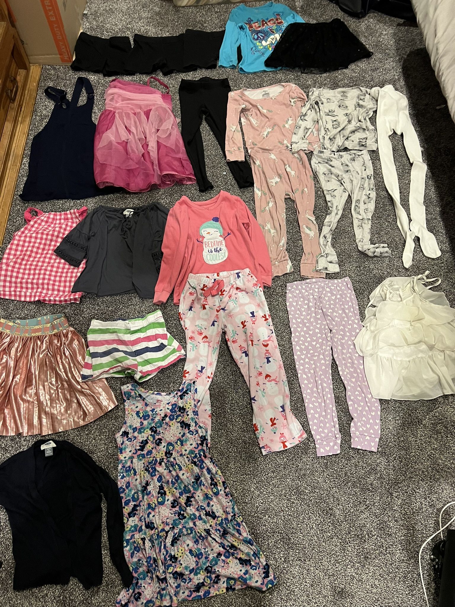 Girl Lot/ Bundle Clothes-23 Pcs Size 5T & 5-6 Carter's, Old Navy Etc.