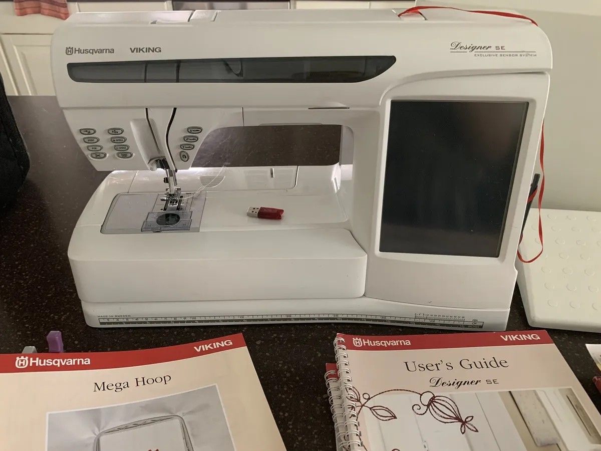 Husqvarna Viking Designer SE Sewing/Embroidery Machine