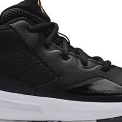 ua lockdown 5 all black Size 8