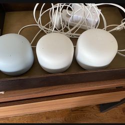 Google  Nest  Wifi w/ 2 Point And A Router