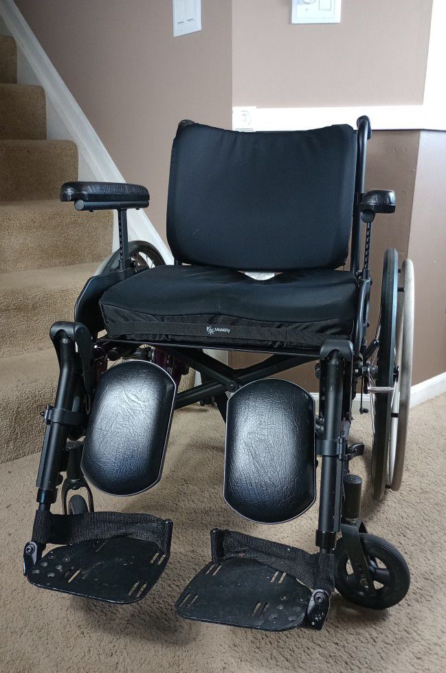 Ki Mobility Catalyst Wheel Chair With Axiom SP Cushion
