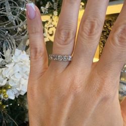 10K Gold Natural Diamonds Ring Band
