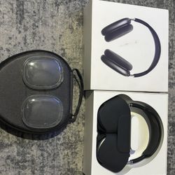 AirPod Maxes 