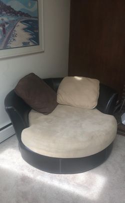 Comfy swivel circle sofa