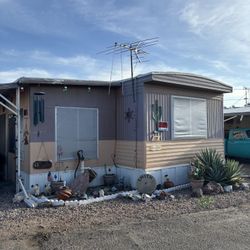 1972 Hillcrest Mobile Home