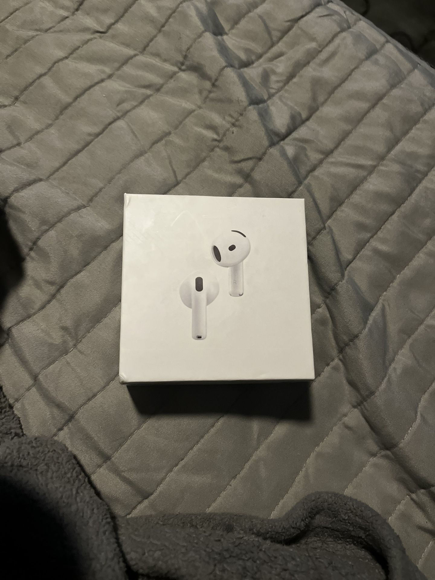 AirPods 4