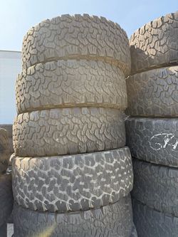 Vendo 315/70/R17 laa 4 llantas Bfgoodrich por $200
