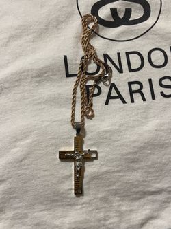 Gold rope chain