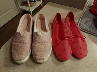 2 pairs women's shoes