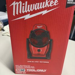 Milwaukee M12 12-Volt Lithium-Ion Cordless Jobsite Fan (Tool-Only)
