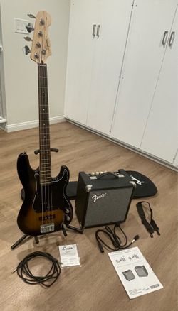 Fender Squier Bass Guitar & Rumbles 15 Amplifier