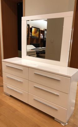 6-drawer white dresser with gloss finish