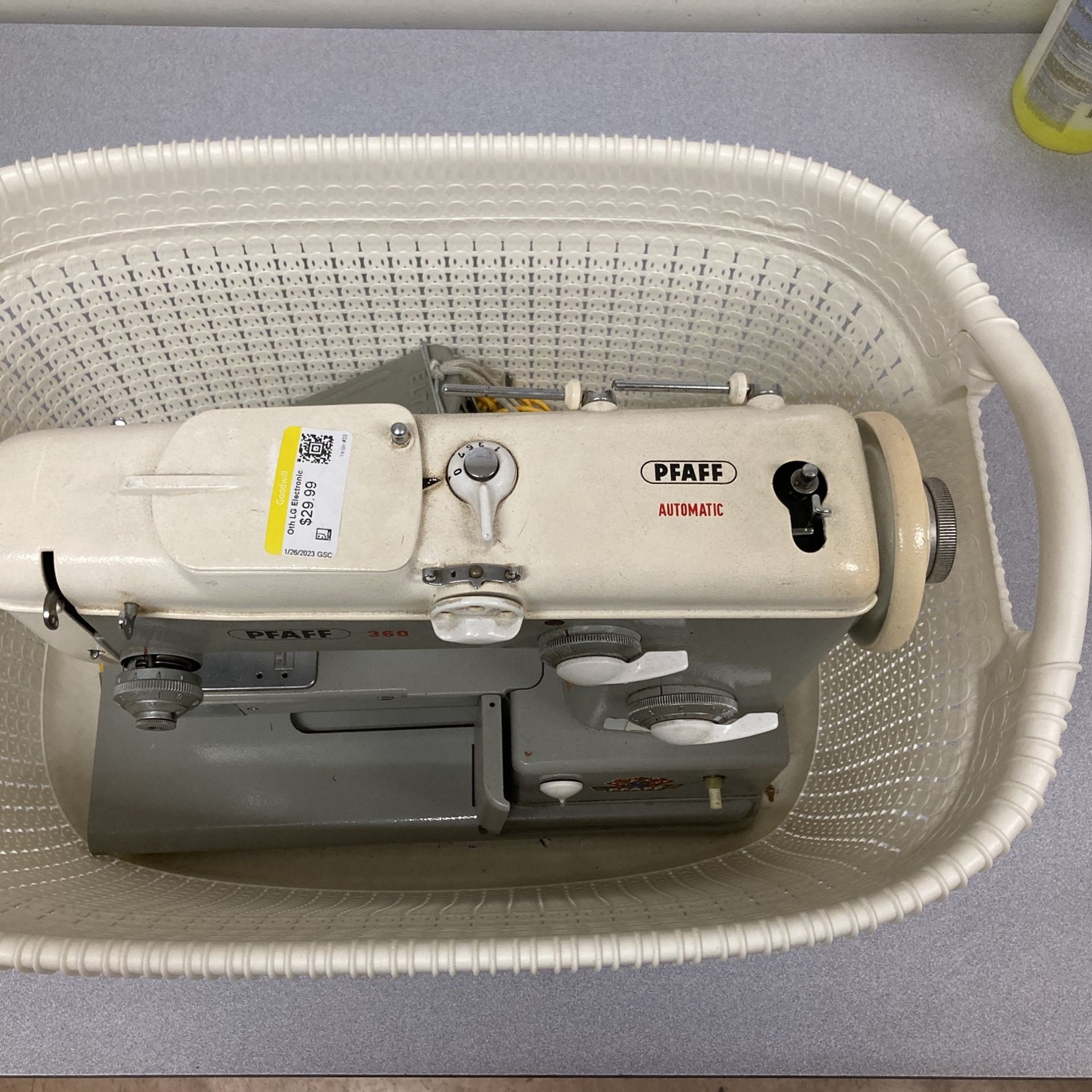🟩PFAFF 360 Automatic Sewing Machine Goodwill Miracle Mile