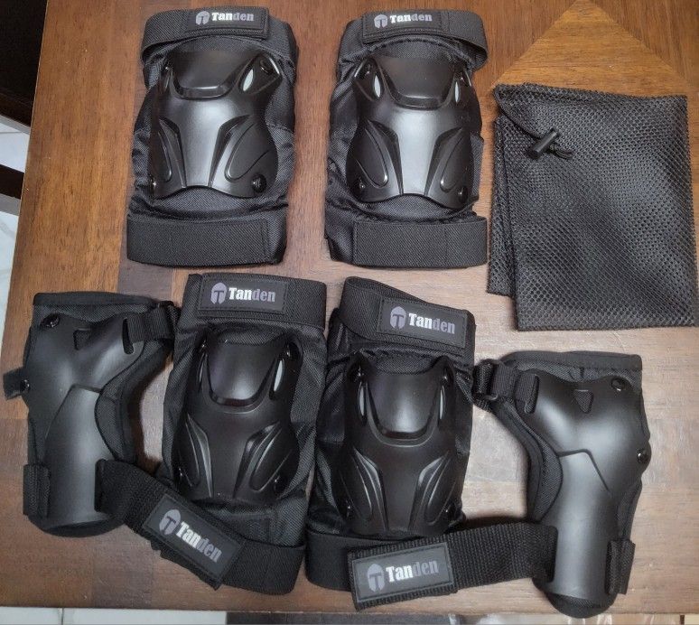 Protective Gear Knee , Elbow Pads and Wrist Guards Size M