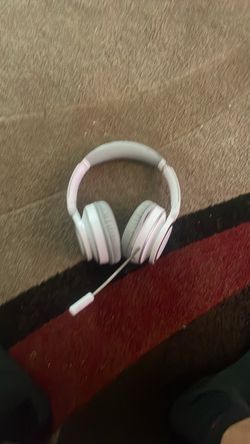White Over-Ear Headphones with Wired Mic
