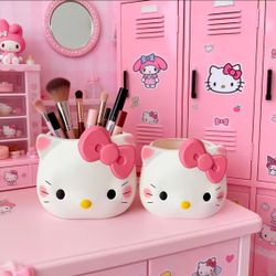 Hello Kitty Pencil Holders. 2 Sizes Available 🎀✨️🩷