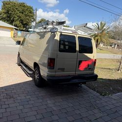 2011 Ford E-250