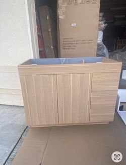 41.5" Bathroom Vanity With 3 Drawer Right Base Only