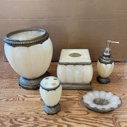 5 Piece Bathroom Set