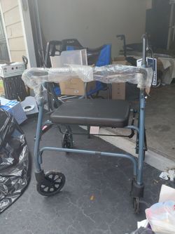 Walker with seat