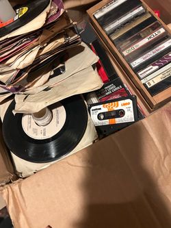 Mixed lot of 50s-80s vinyl records & casettes