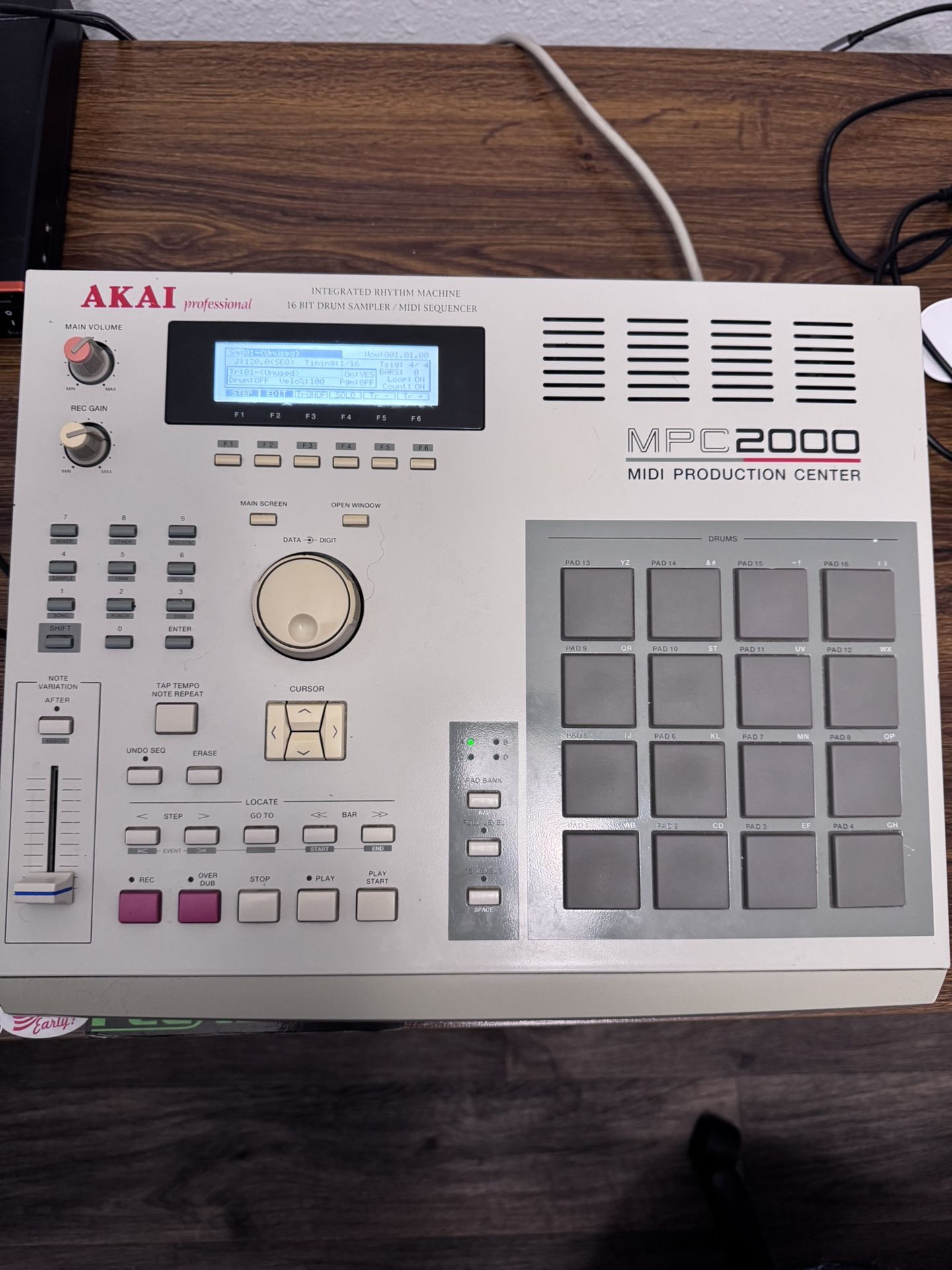 Akai MPC 2000