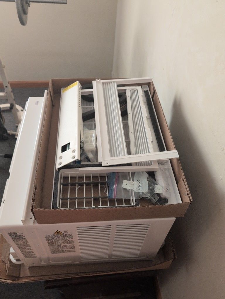 LG A.C. Unit Model LW1223HRSM
