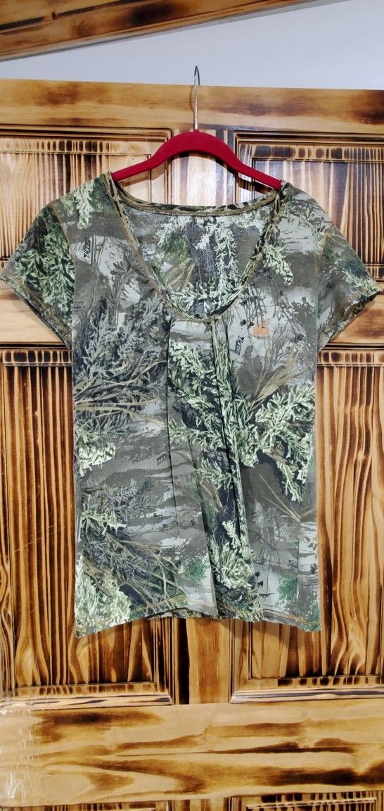 Realtree Girl Camouflage Shirt - Size Large