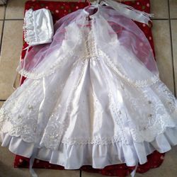 Hermoso traje para Bautizo de 18 meses a 2 Años como Nuevo excelente Condicion 