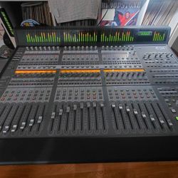 Avid C24 MIXING AND RECORDING CONSOLE