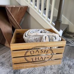 CRATE STORAGE FOR BLANKETS