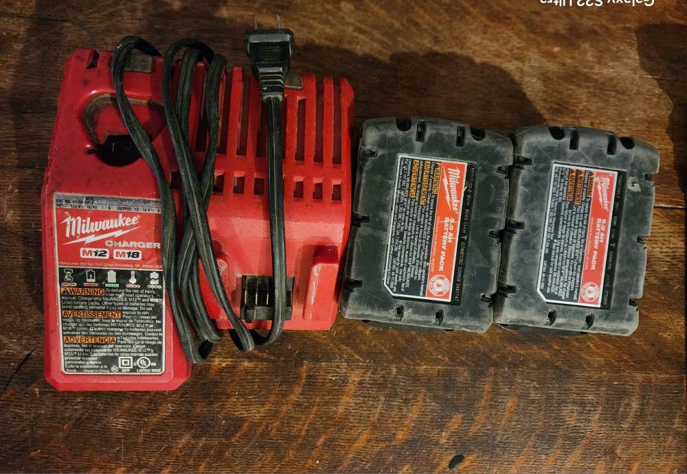 Milwaukee XC 5.0 Batteries With Charger