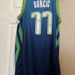 Doncic Mavs Jersey Size 50