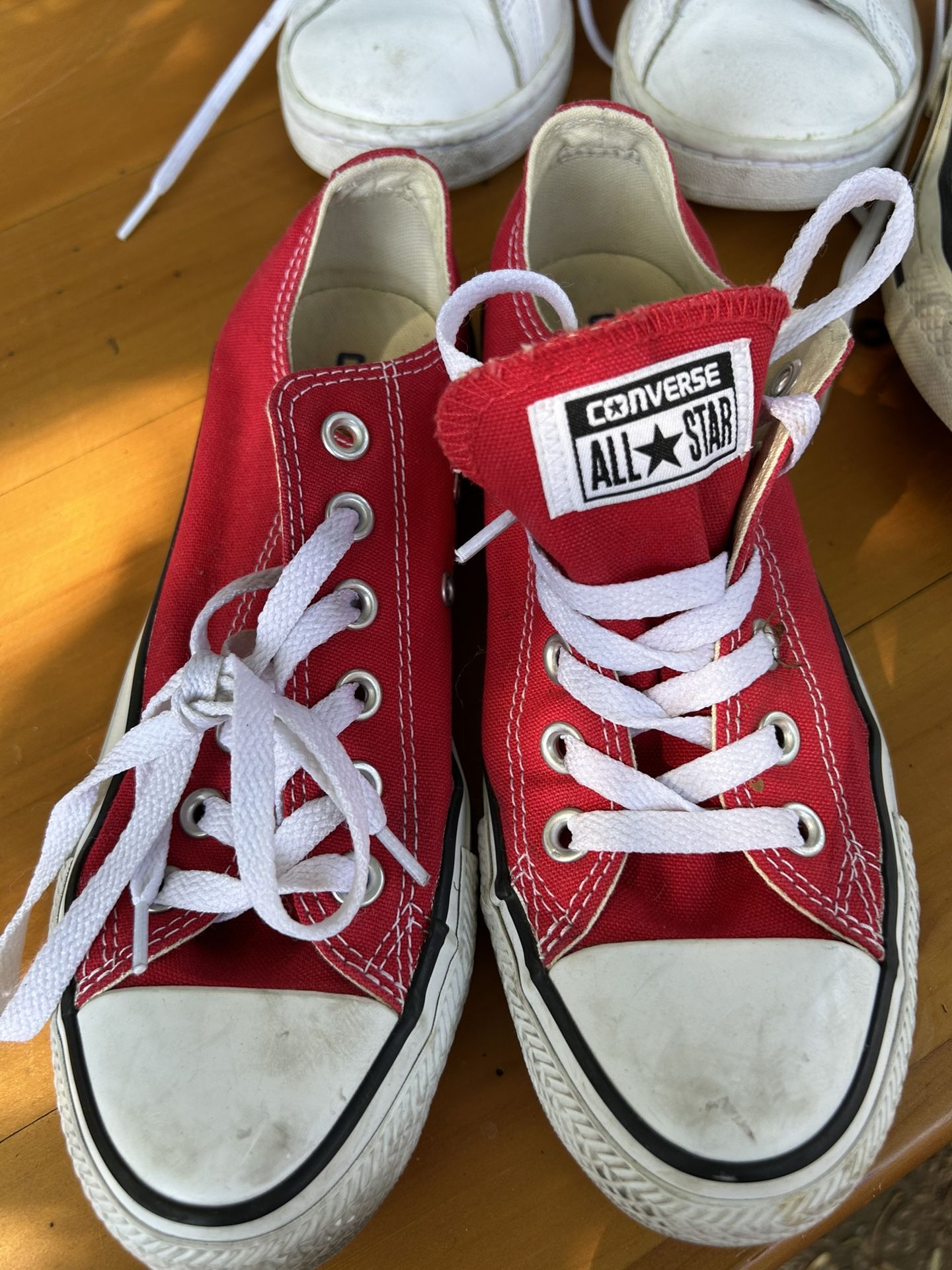 CONVERSE RED SIZE 6 1/2 WOMEN