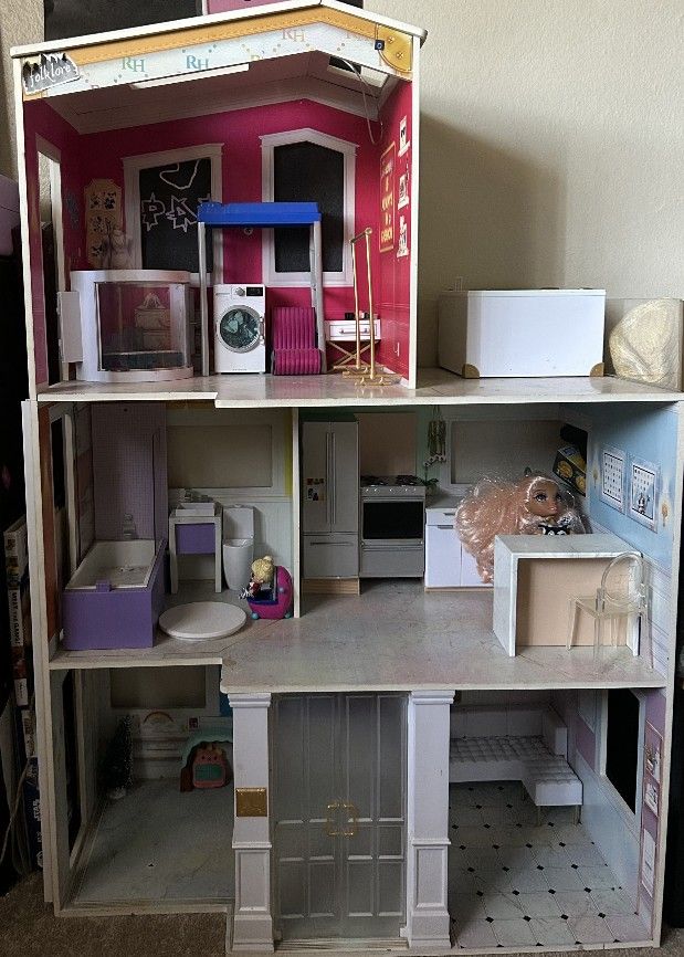 Girl Doll House