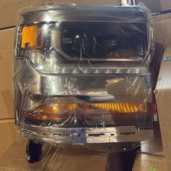2016-2019 CHEVY SILVERADO 1500 Headlamp Assembly Right Passenger Side HID OEM