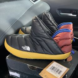 Brand New Men’s Uggs Sz 9