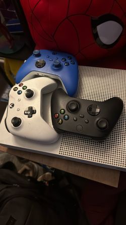 Xbox 1s (controllers Come Separate)